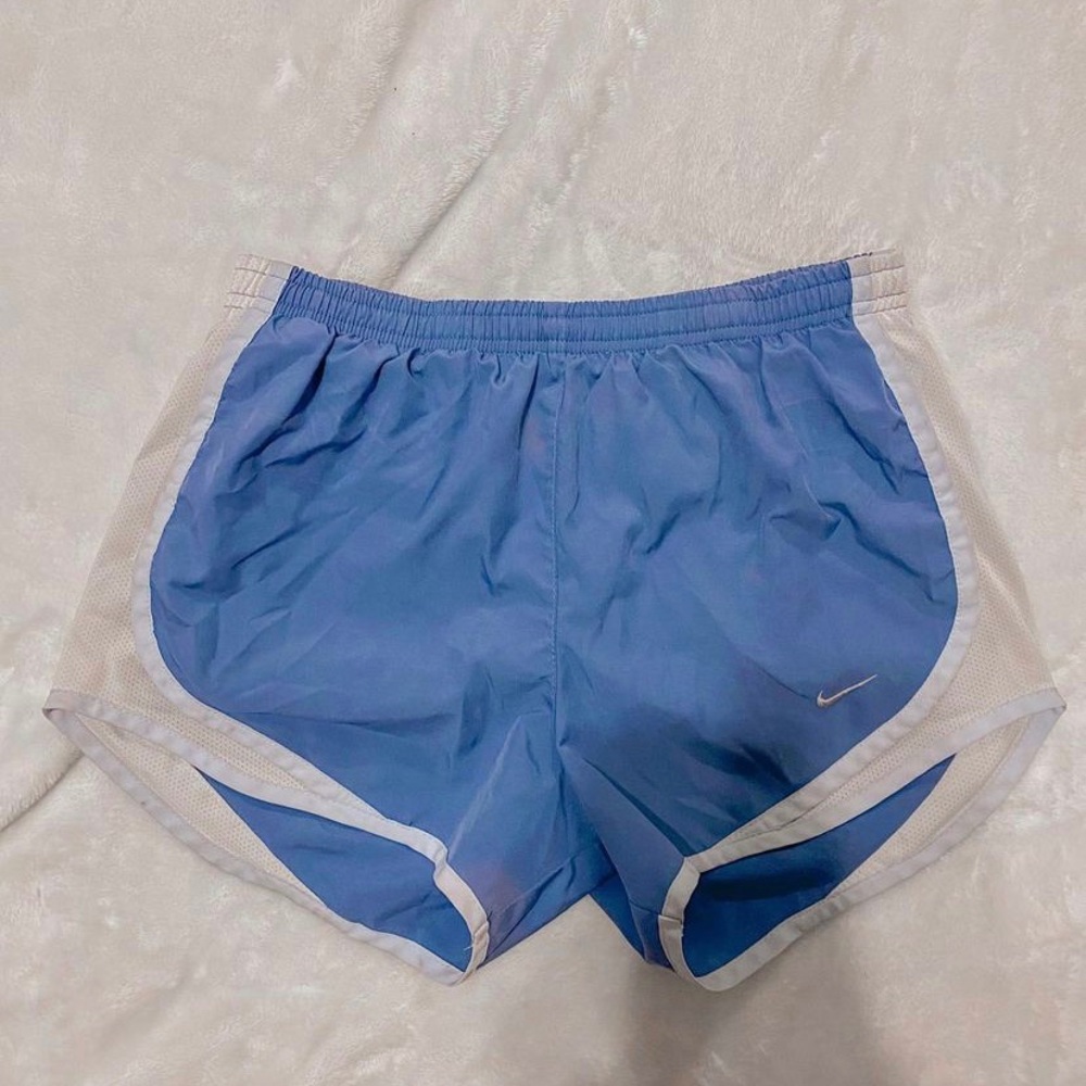 purple and white nike shorts sz xs
